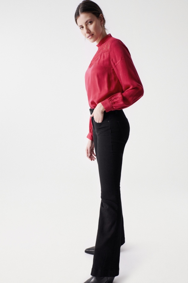 BLUSA ROJA ENCAJE