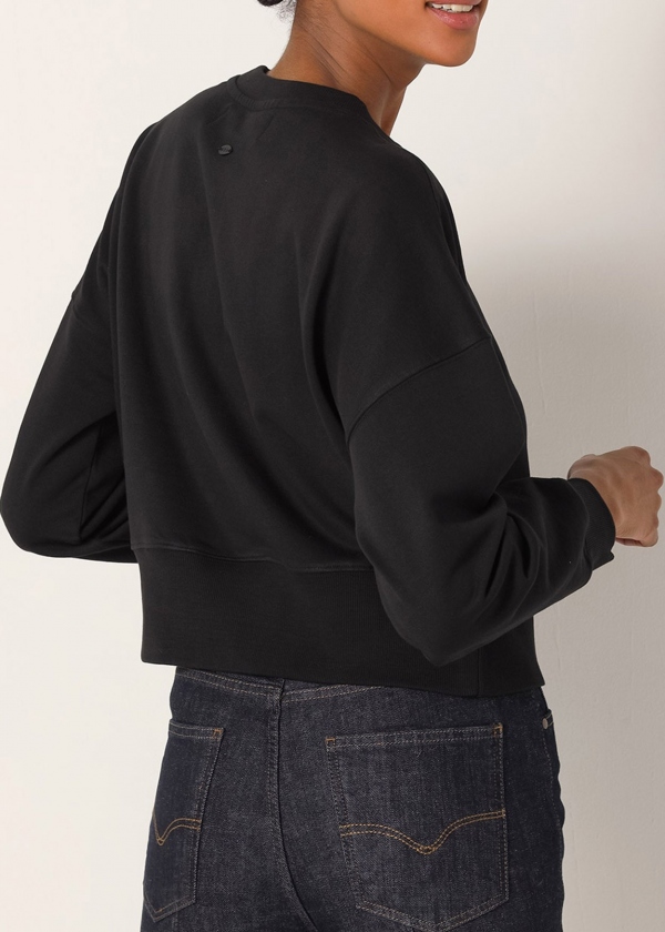 SUDADERA NEGRA LAZO PEDRERIA VICTORIO... SUDADERA NEGRA LAZO PEDRERIA VICTORIO...