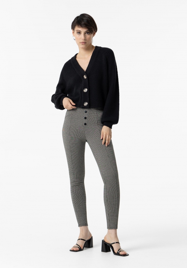 CÁRDIGAN NEGRO BOTONES