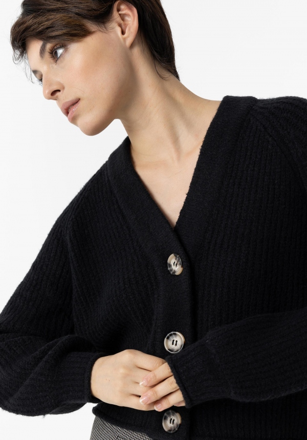 CÁRDIGAN NEGRO BOTONES