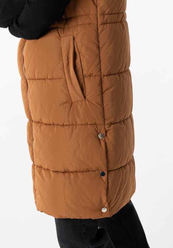 ABRIGO CHALECO ACOLCHADO MARRÓN CON...