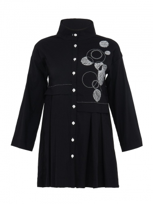 CAMISA LARGA NEGRA BORDADOS