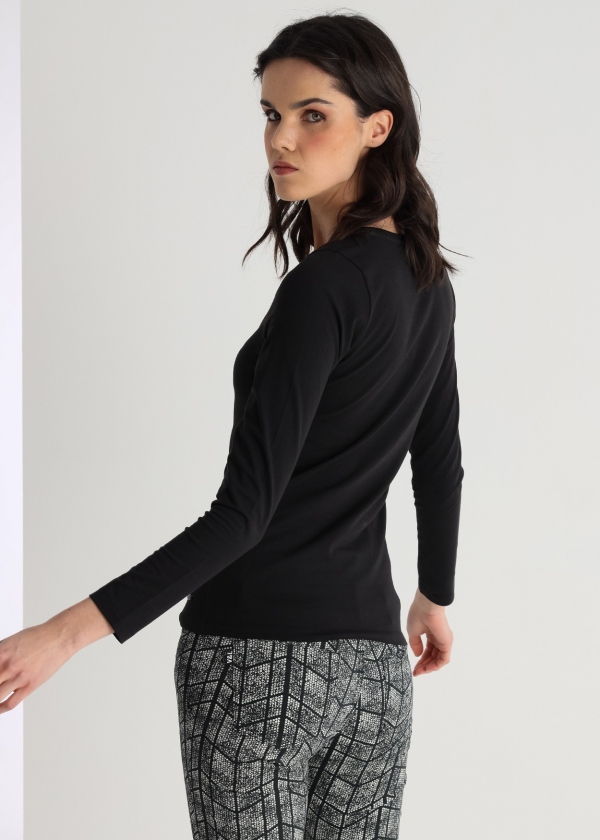 CAMISETA NEGRA PEDRERIA V&L