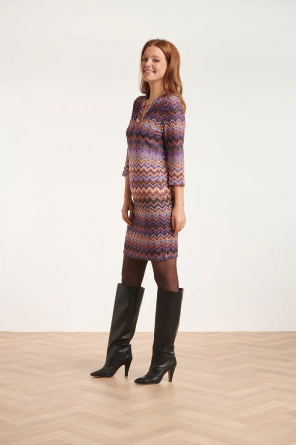 VESTIDO ZIG ZAG MORADO VESTIDO ZIG ZAG MORADO