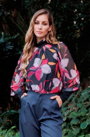 BLUSA ABULLONADA FLORAL