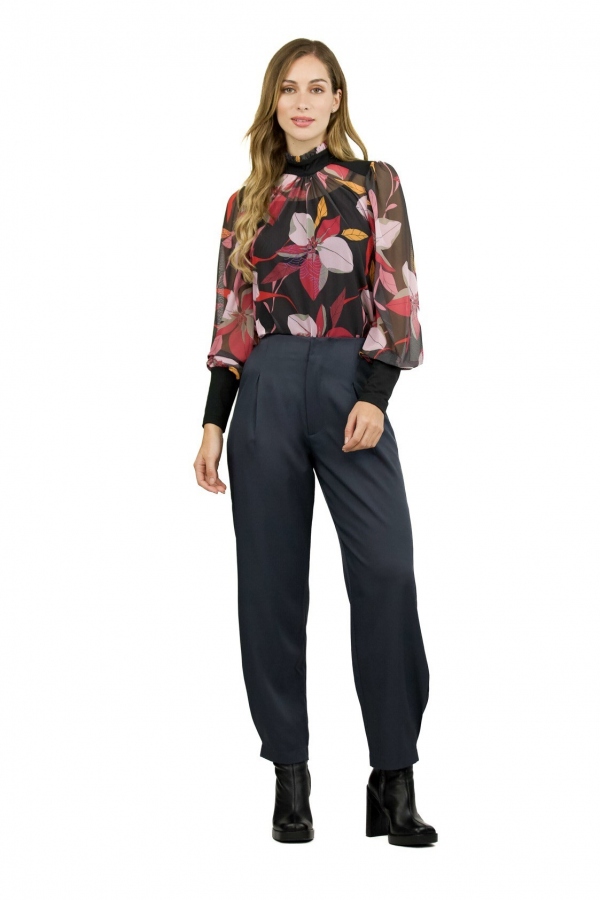 BLUSA ABULLONADA FLORAL BLUSA ABULLONADA FLORAL