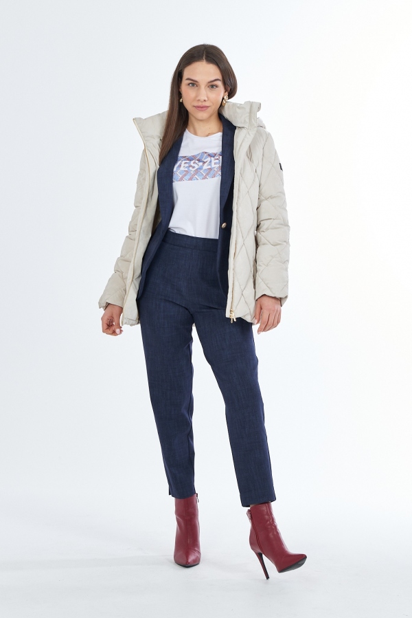 ABRIGO ACOLCHADO TEJIDO SUAVE ARENA