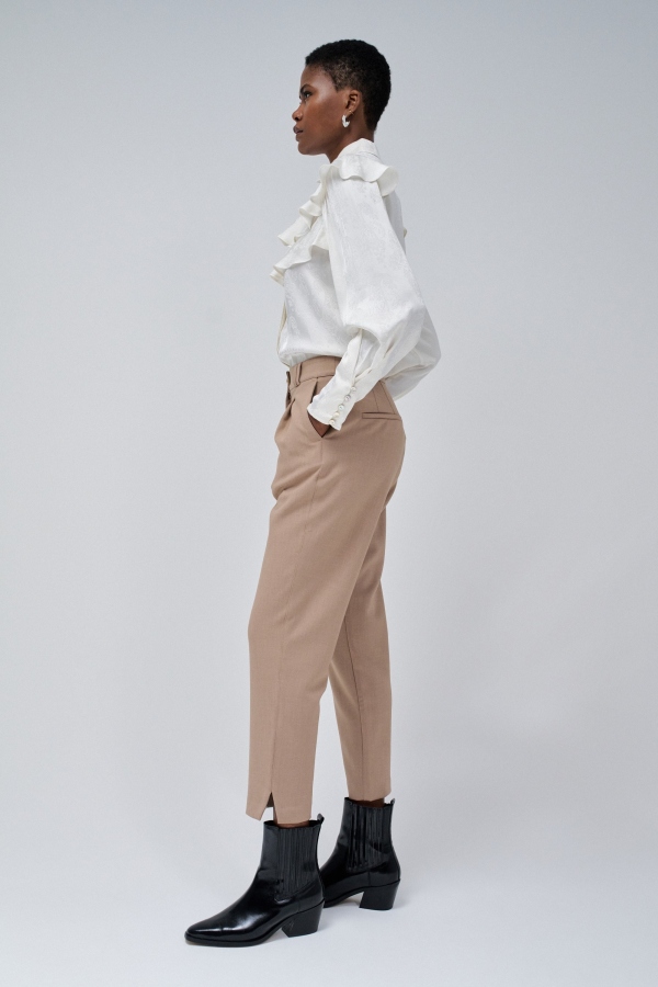 PANTALÓN CHINO SLIM TELA BEIGE