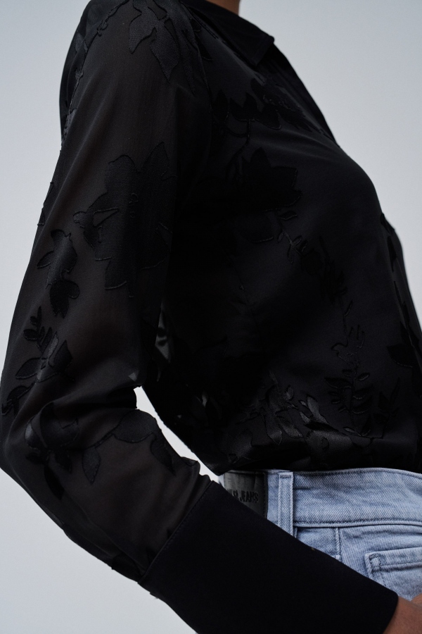 BLUSA NEGRA TEXTURA DEVORÉ BLUSA NEGRA TEXTURA DEVORÉ