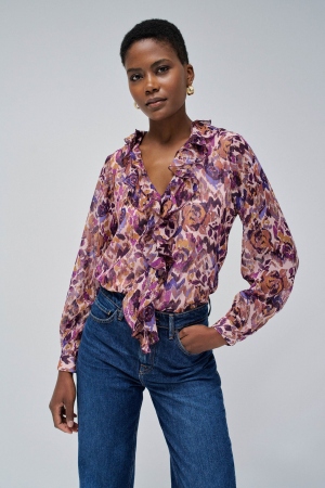 BLUSA PÚRPURA CON VOLANTES
