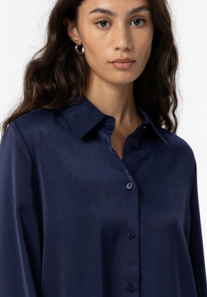 CAMISA SATINADA AZUL 2