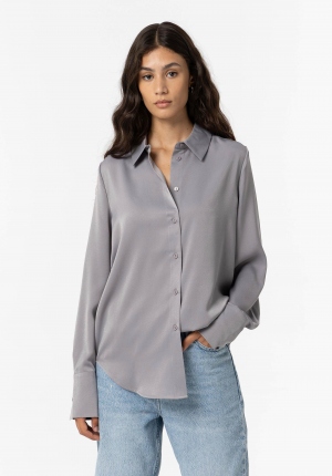 CAMISA SATINADA GRIS