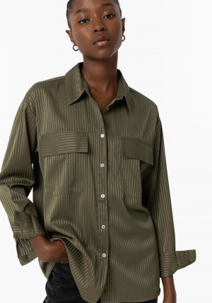 CAMISA SATINADA RAYAS VERDE 2