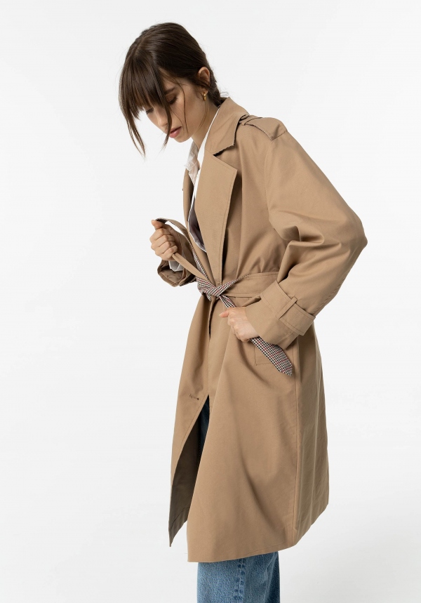 GABARDINA CAMEL CON CITURÓN