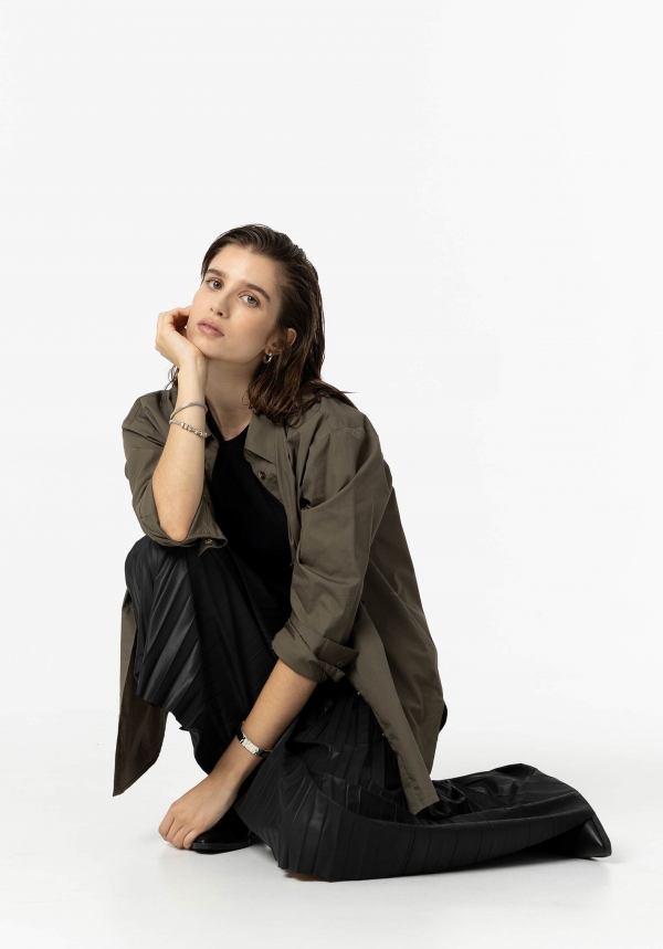 FALDA PLISADA EFECTO PIEL NEGRA