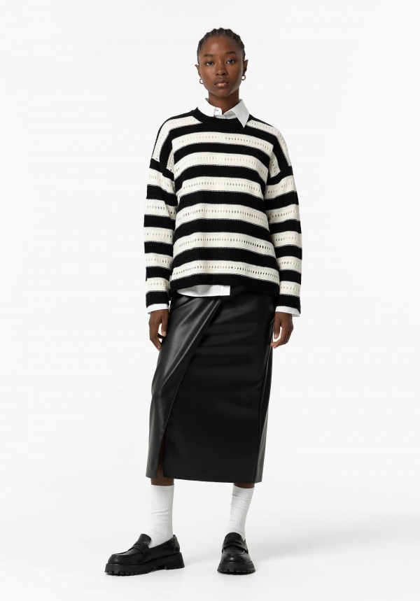 FALDA NEGRA EFECTO PIEL CON NUDO