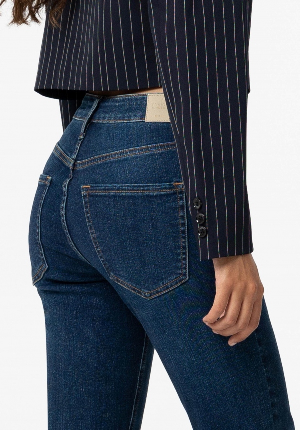 JEANS ZOE ACAMPANADO JEANS ZOE ACAMPANADO