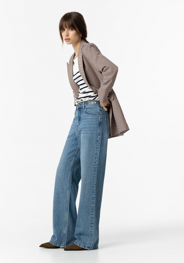 JEANS BONNYE ANCHOS CON APLIQUES DORADOS JEANS BONNYE ANCHOS CON APLIQUES DORADOS