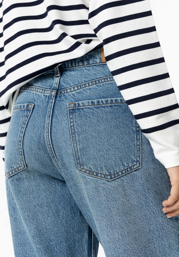 JEANS BONNYE ANCHOS CON APLIQUES DORADOS JEANS BONNYE ANCHOS CON APLIQUES DORADOS