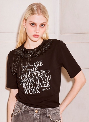 CAMISETA NEGRA PEDRERIA