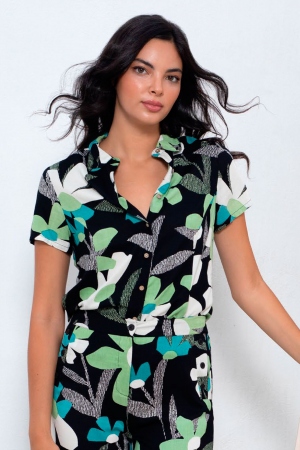 CAMISA NEGRA FLOREADA