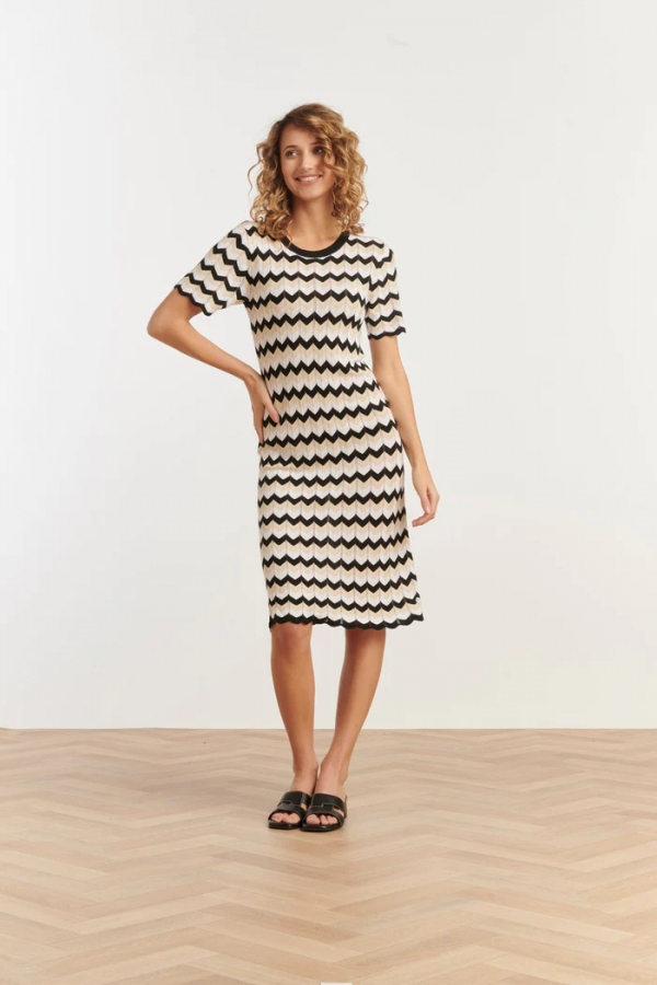 VESTIDO CORTO DE PUNTO ZIG ZAG VESTIDO CORTO DE PUNTO ZIG ZAG