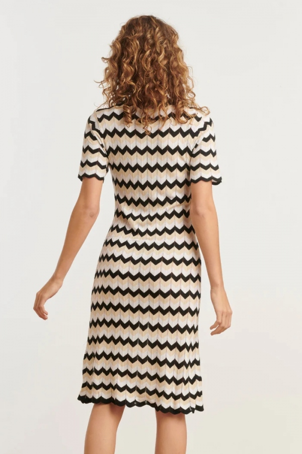 VESTIDO CORTO DE PUNTO ZIG ZAG VESTIDO CORTO DE PUNTO ZIG ZAG