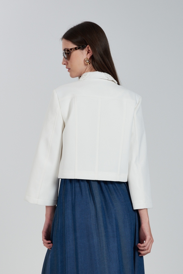 CHAQUETA CROPPED BLANCA CHAQUETA CROPPED BLANCA