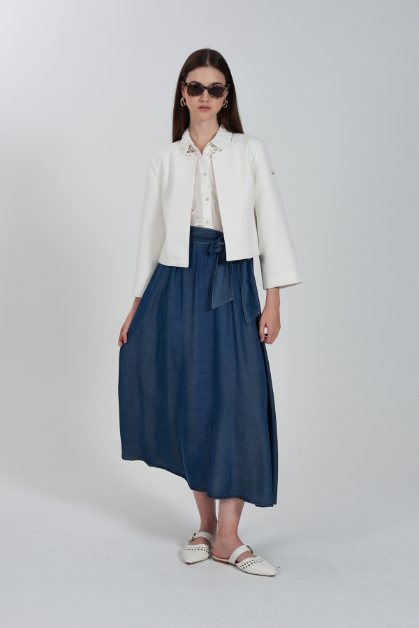 CHAQUETA CROPPED BLANCA CHAQUETA CROPPED BLANCA