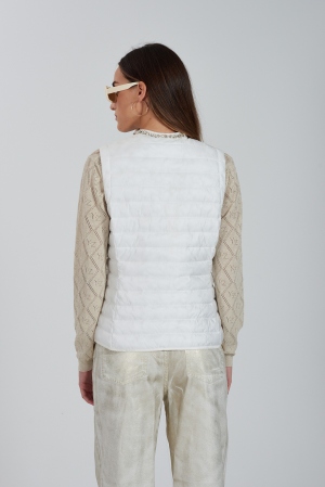 CHALECO BLANCO CON PEDRERÍA 2