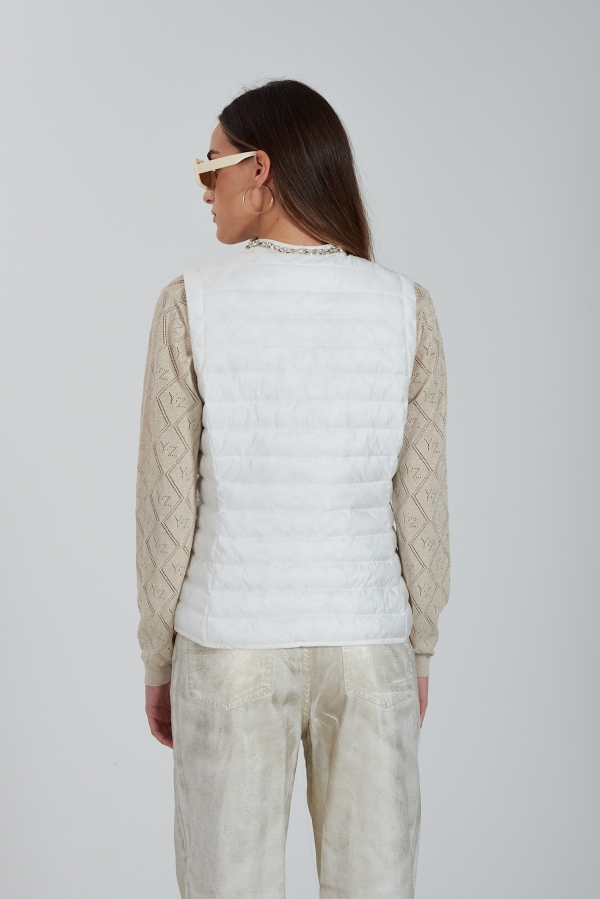 CHALECO BLANCO CON PEDRERÍA CHALECO BLANCO CON PEDRERÍA