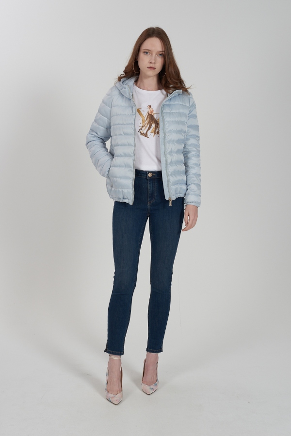 CHAQUETA ACOLCHADA AZUL CELESTE CHAQUETA ACOLCHADA AZUL CELESTE