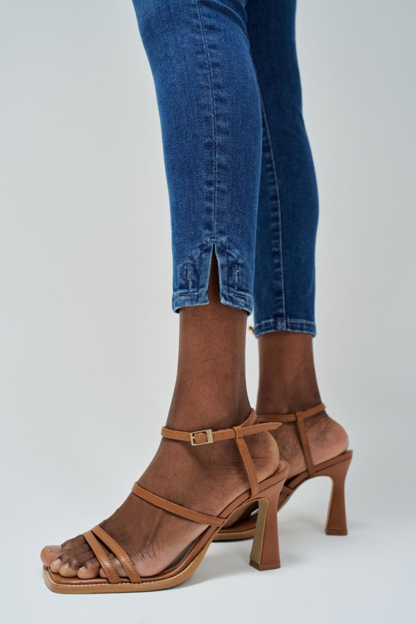 JEANS SECRET PUSH IN CROPPED SKINNY JEANS SECRET PUSH IN CROPPED SKINNY