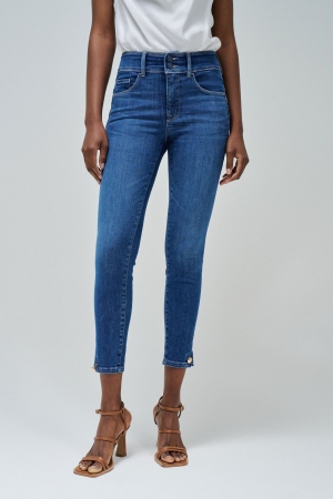 JEANS SECRET PUSH IN...