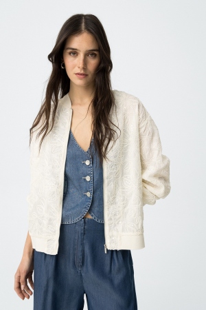 BOMBER BEIGE BORDADO FLORAL