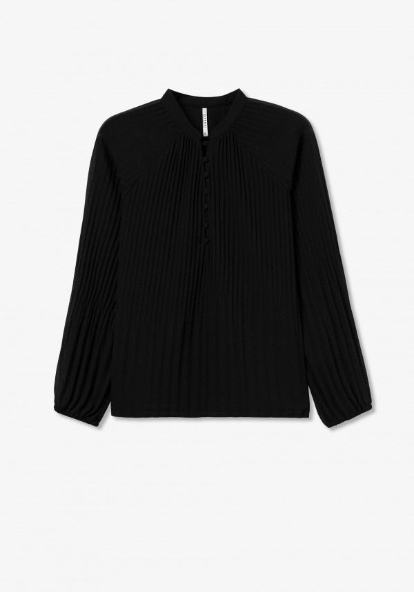 BLUSA PLISADA NEGRA