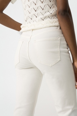 JEANS ZOE ACAMPANADO BEIGE 2