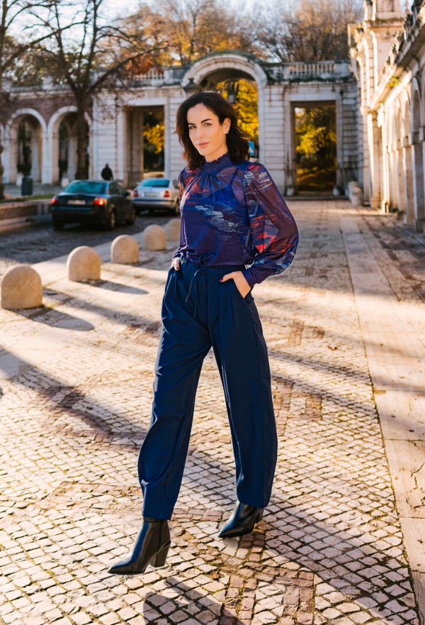 BLUSA AZUL PINCELADAS