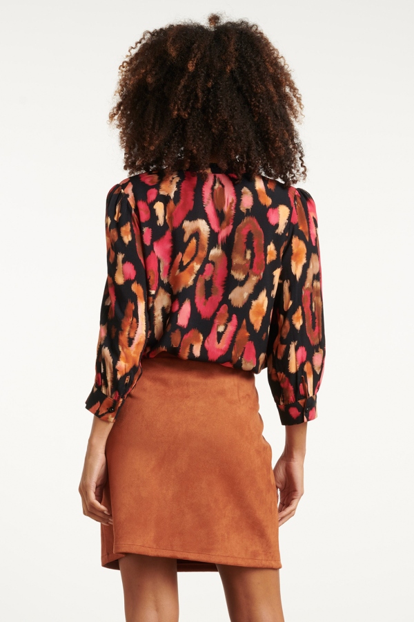 BLUSA NEGRA ANIMAL PRINT