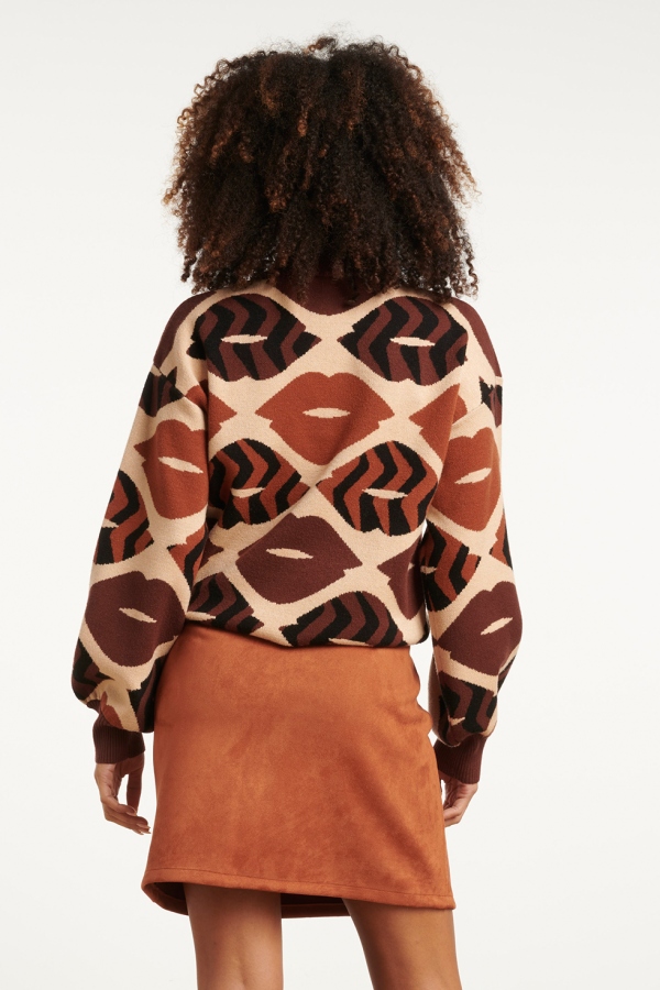 SUÉTER DE PUNTO LABIOS