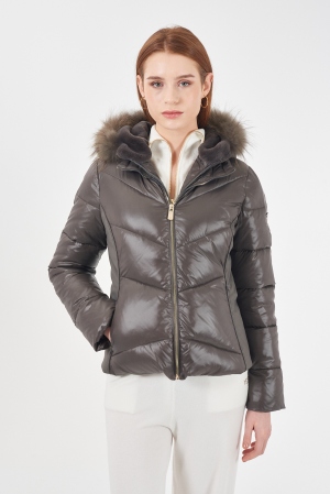 ABRIGO CORTO ACOLCHADO TAUPE