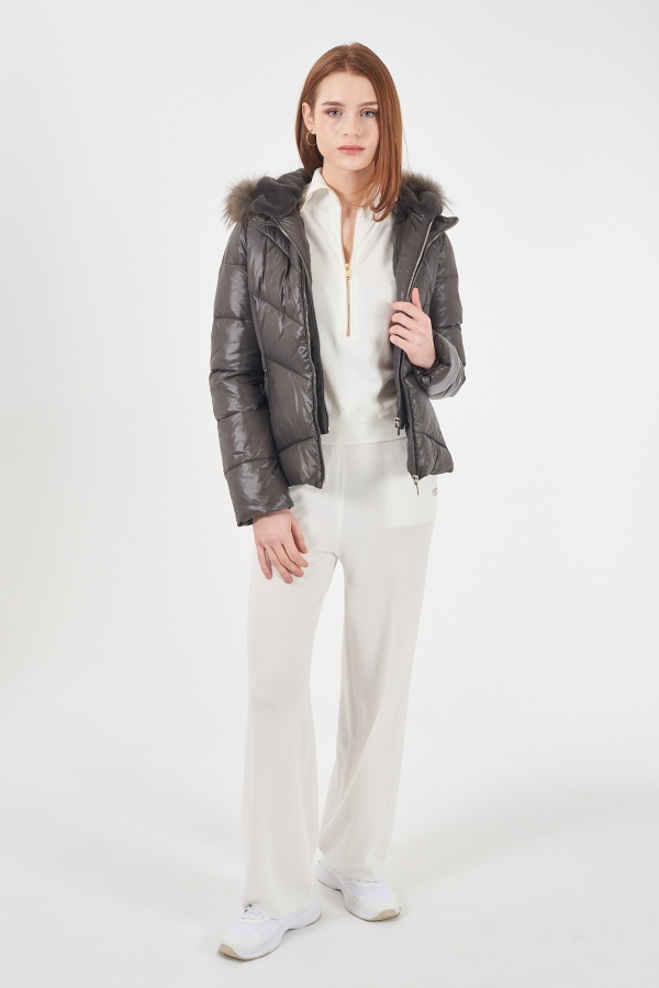 ABRIGO CORTO ACOLCHADO TAUPE