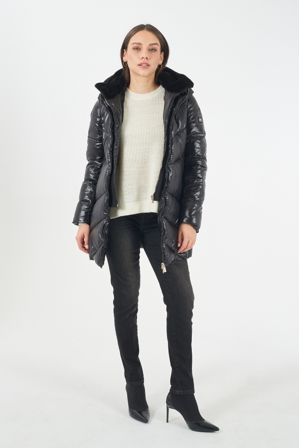 ABRIGO DE PLUMA NEGRO