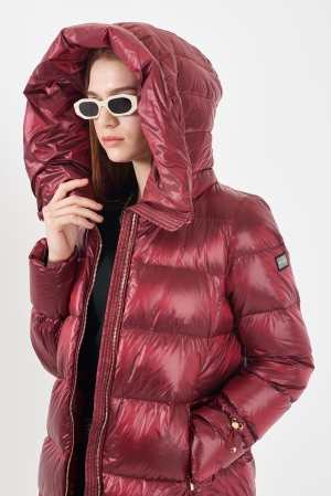 ABRIGO PUFFER PLUMAS BORGOÑA 2