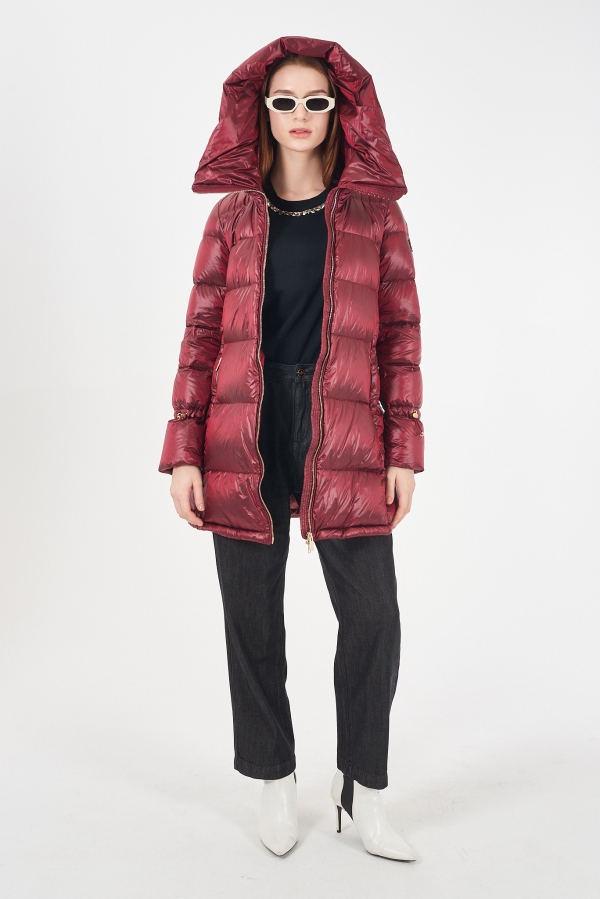 ABRIGO PUFFER PLUMAS BORGOÑA