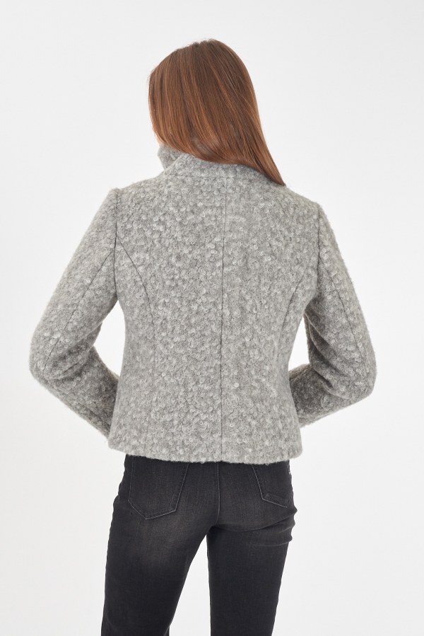 CHAQUETA CUELLO ALTO GRIS 2