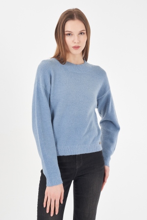 SUÉTER AZUL PÁLIDO CON BRILLO