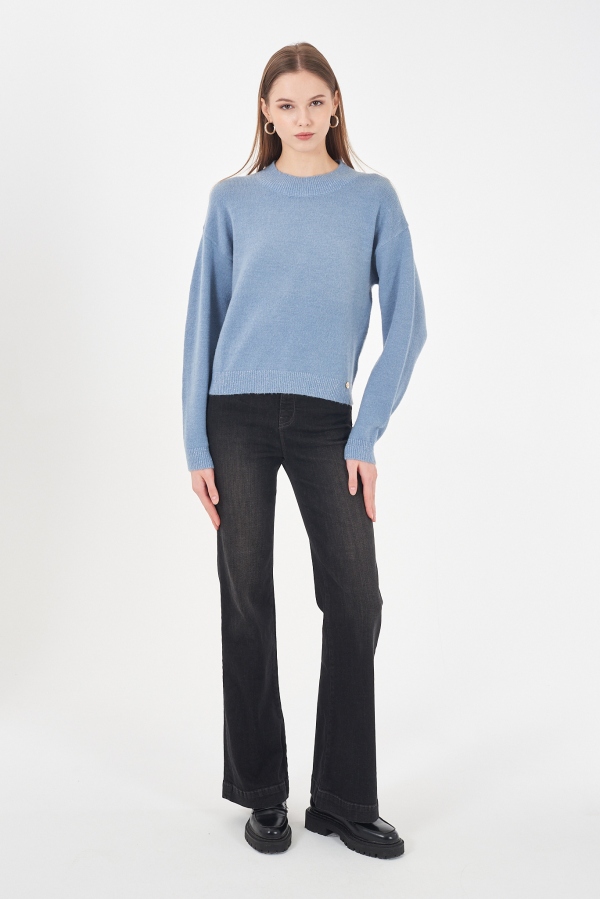 SUÉTER AZUL PÁLIDO CON BRILLO