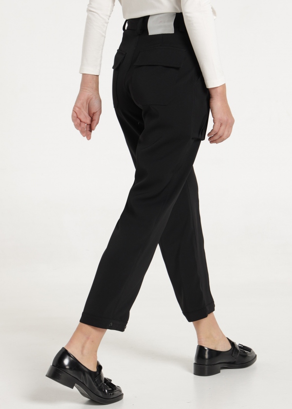 PANTALON CROPPED RELAXED NEGRO