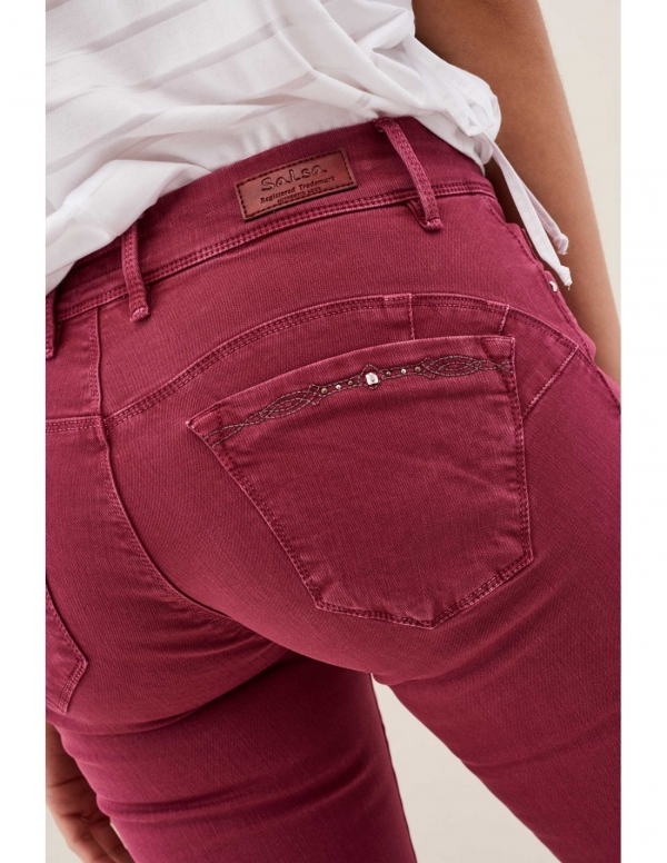 JEANS PUSH UP WONDER CAPRI BURDEOS